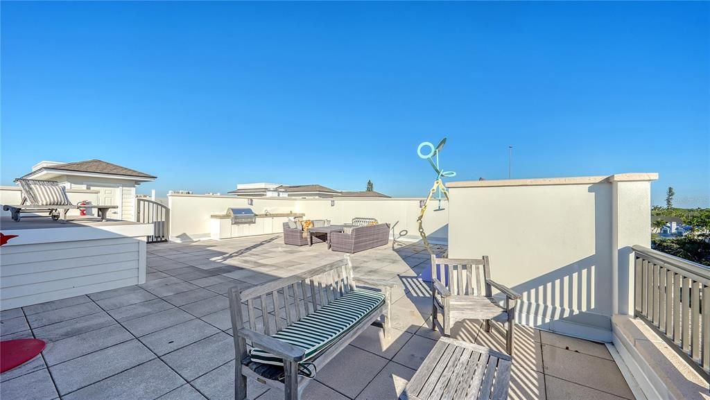 For Sale: $2,799,000 (3 beds, 3 baths, 2511 Square Feet)