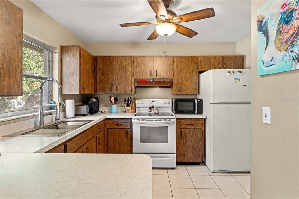 For Sale: $275,000 (3 beds, 2 baths, 1390 Square Feet)