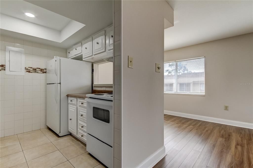 For Sale: $249,000 (2 beds, 2 baths, 1038 Square Feet)