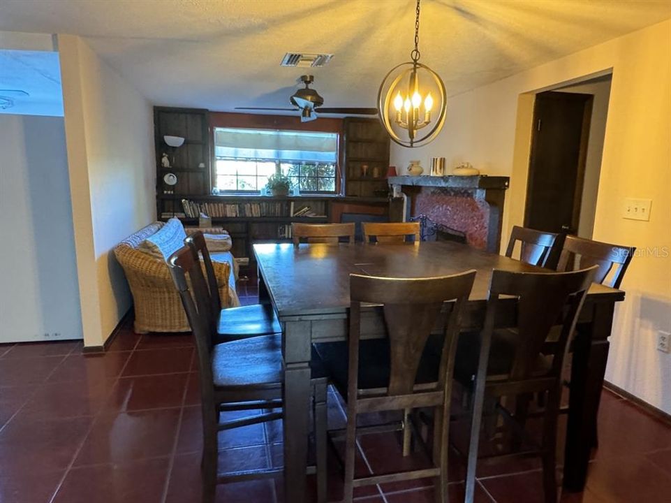 En Venta: $672,000 (5 camas, 4 baños, 3055 Pies cuadrados)