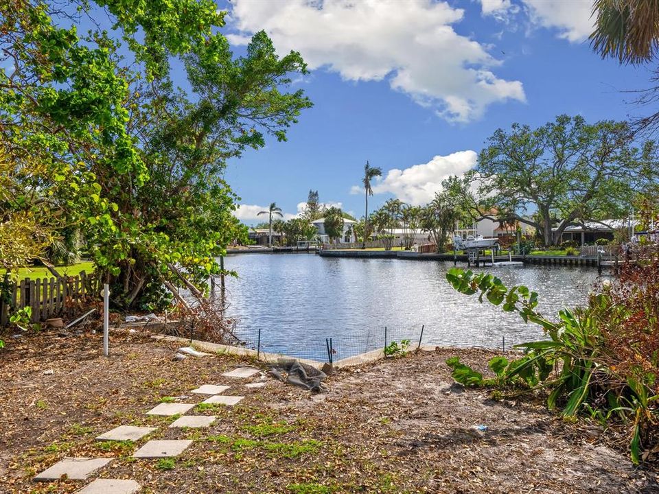 Active With Contract: $1,900,000 (4 beds, 4 baths, 4482 Square Feet)