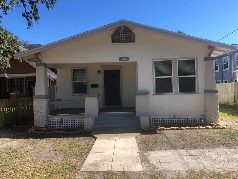 For Rent: $3,000 (3 beds, 2 baths, 1088 Square Feet)