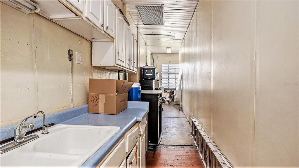 En Venta: $1,150,000 (0 camas, 0 baños, 1963 Pies cuadrados)