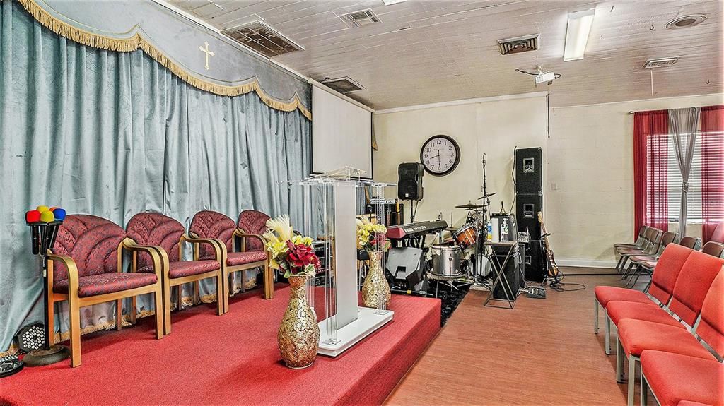 En Venta: $1,150,000 (0 camas, 0 baños, 1963 Pies cuadrados)