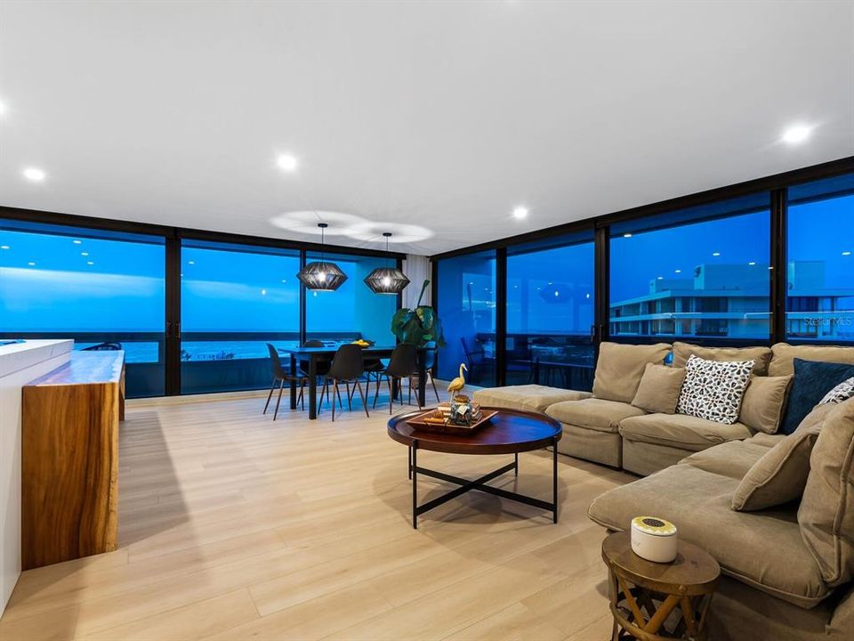 Active With Contract: $2,195,000 (3 beds, 2 baths, 1437 Square Feet)