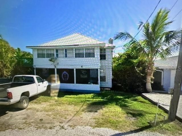 Vendido Recientemente: $995,000 (5 camas, 3 baños, 2750 Pies cuadrados)