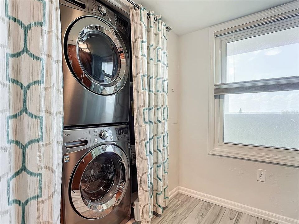 Washer/Dryer off Kitchen