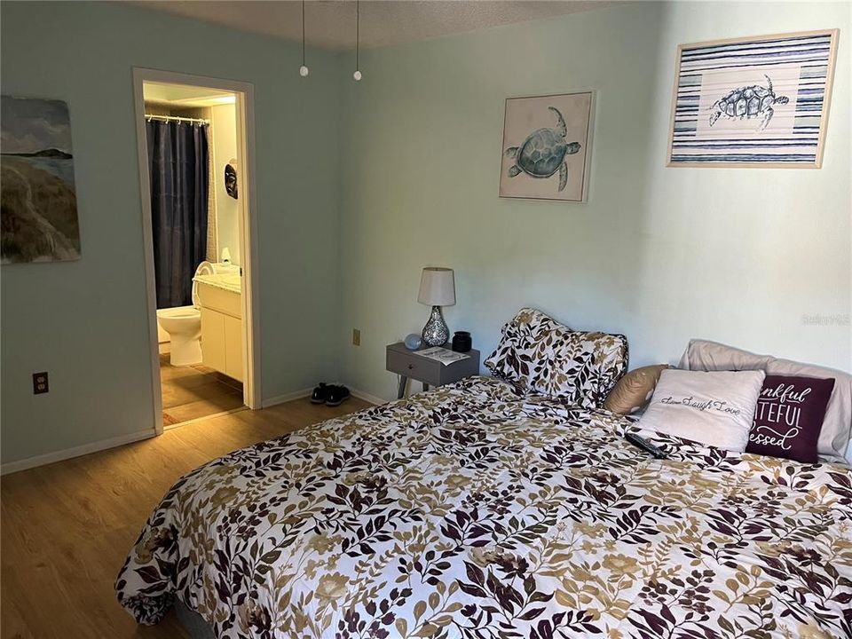 For Sale: $154,888 (1 beds, 1 baths, 790 Square Feet)