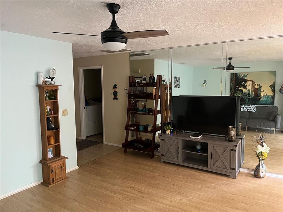 For Sale: $154,888 (1 beds, 1 baths, 790 Square Feet)