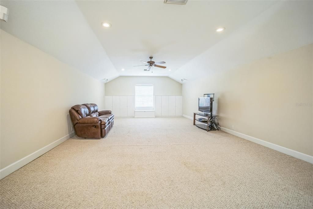 Loft w/closet upstairs