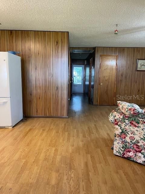 For Sale: $140,000 (2 beds, 1 baths, 1008 Square Feet)