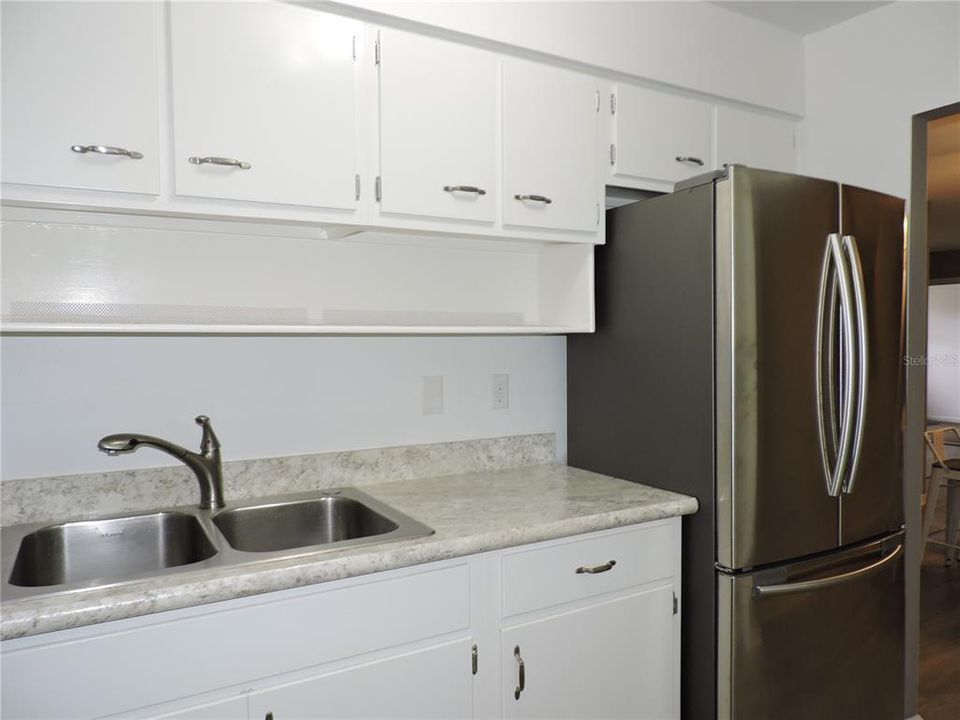 For Sale: $135,000 (2 beds, 1 baths, 972 Square Feet)