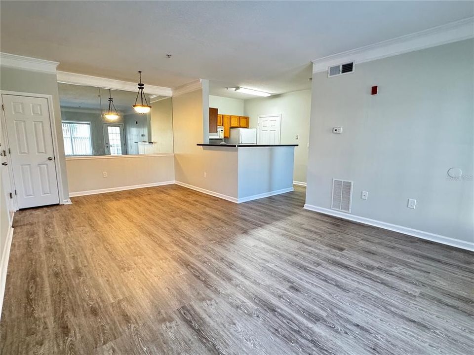 For Rent: $1,550 (1 beds, 1 baths, 750 Square Feet)