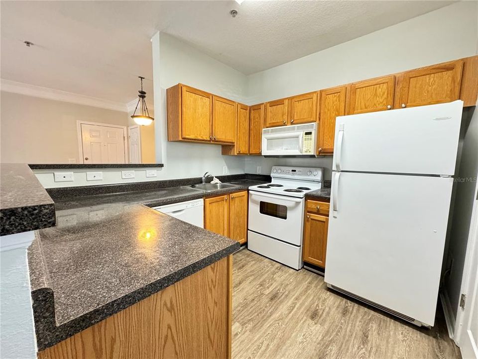 For Rent: $1,550 (1 beds, 1 baths, 750 Square Feet)