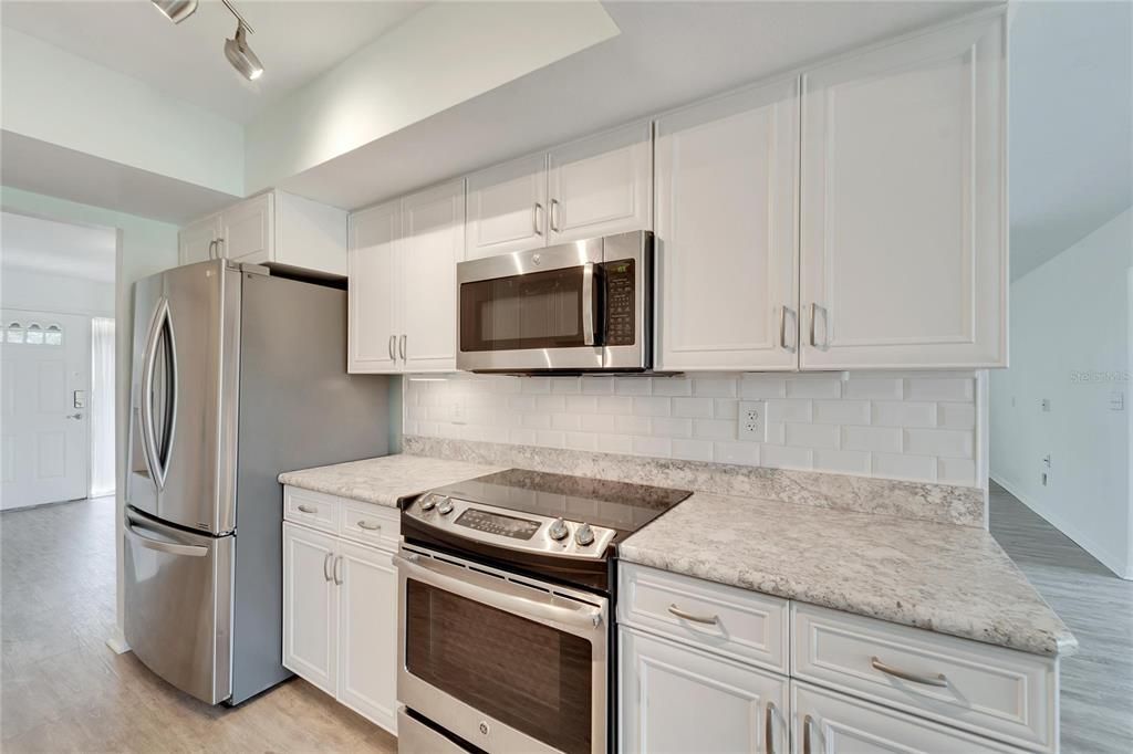 For Sale: $284,900 (2 beds, 2 baths, 1829 Square Feet)