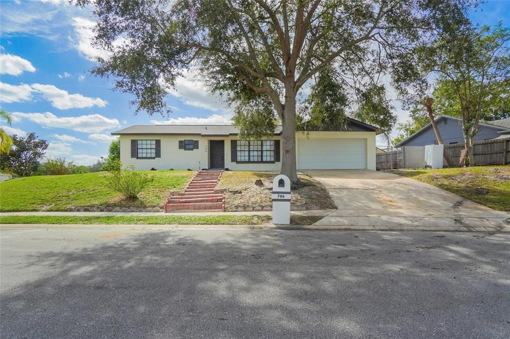 For Sale: $369,999 (3 beds, 2 baths, 1231 Square Feet)