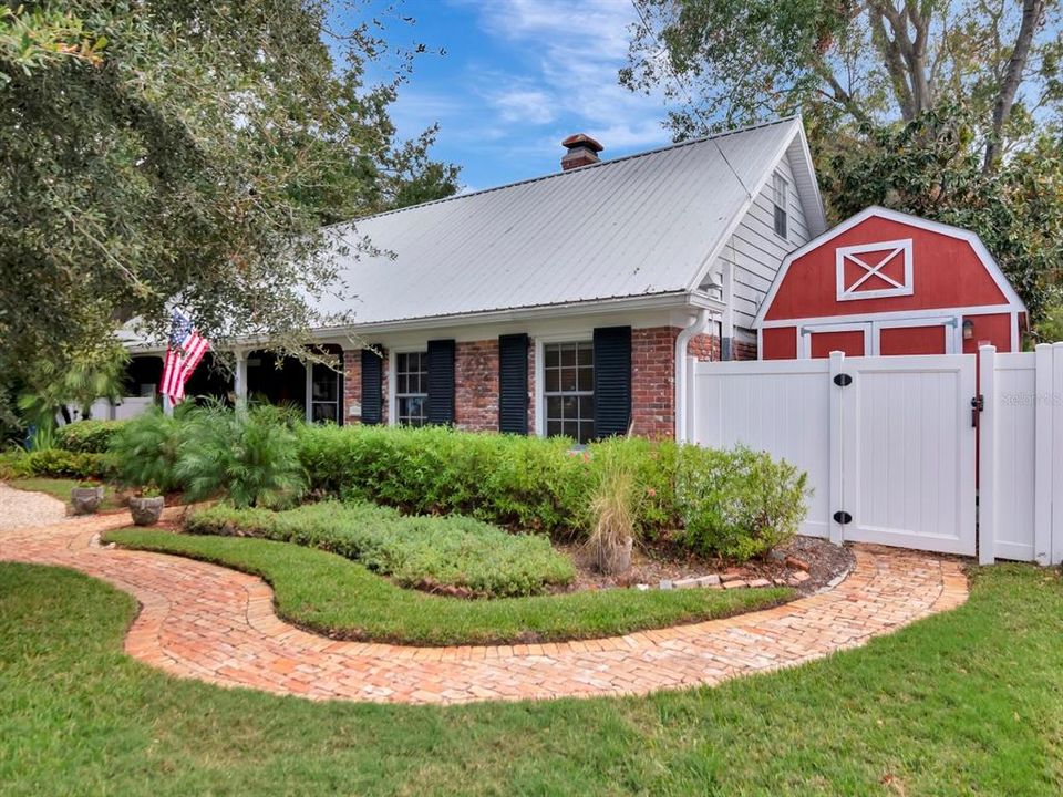 For Sale: $1,425,000 (4 beds, 2 baths, 3424 Square Feet)