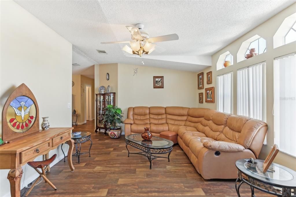 For Sale: $345,000 (2 beds, 2 baths, 1746 Square Feet)