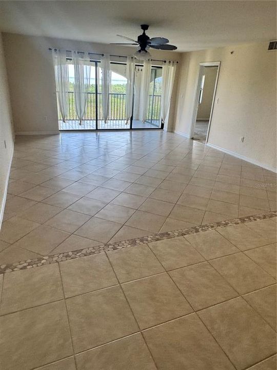 For Rent: $2,200 (2 beds, 2 baths, 1405 Square Feet)