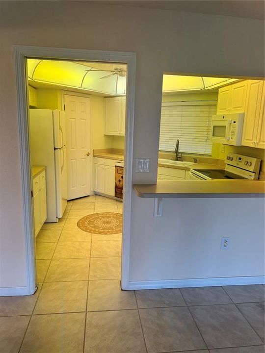 For Rent: $2,200 (2 beds, 2 baths, 1405 Square Feet)