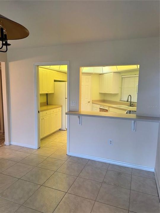 For Rent: $2,200 (2 beds, 2 baths, 1405 Square Feet)