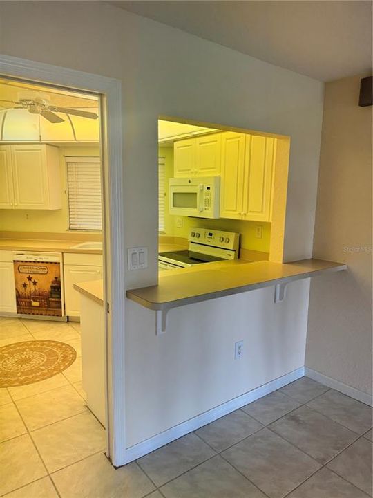 For Rent: $2,200 (2 beds, 2 baths, 1405 Square Feet)