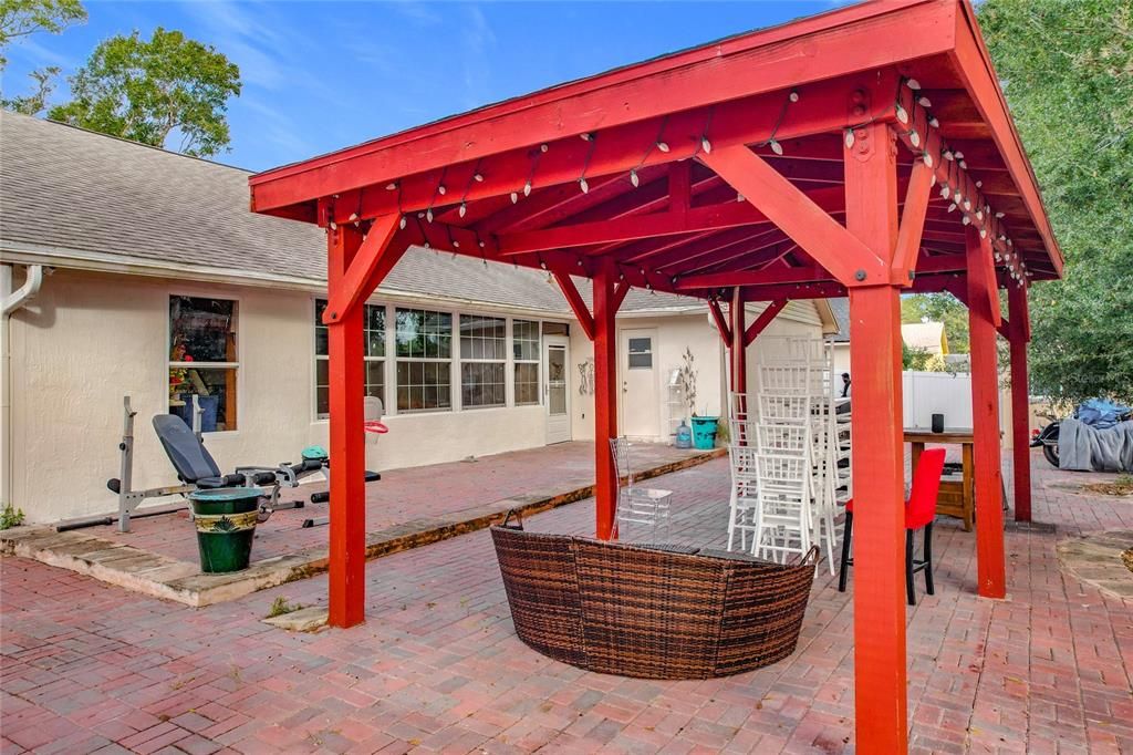 For Sale: $435,000 (4 beds, 2 baths, 2067 Square Feet)