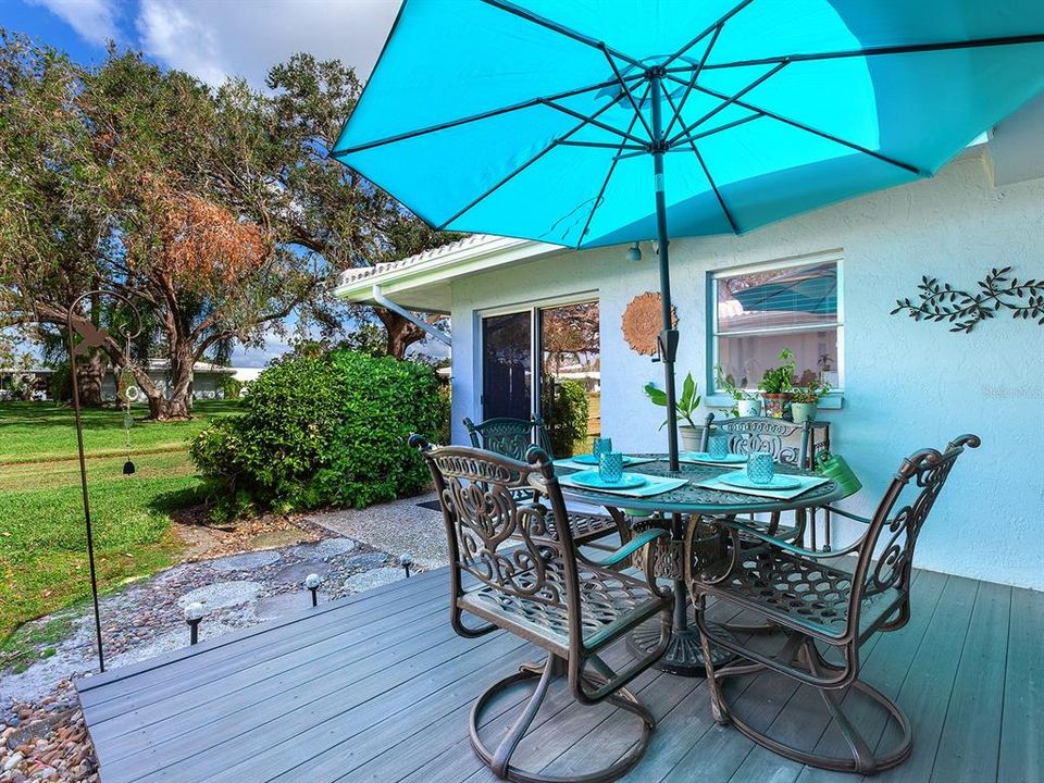 Private Deck for al fresco dining.