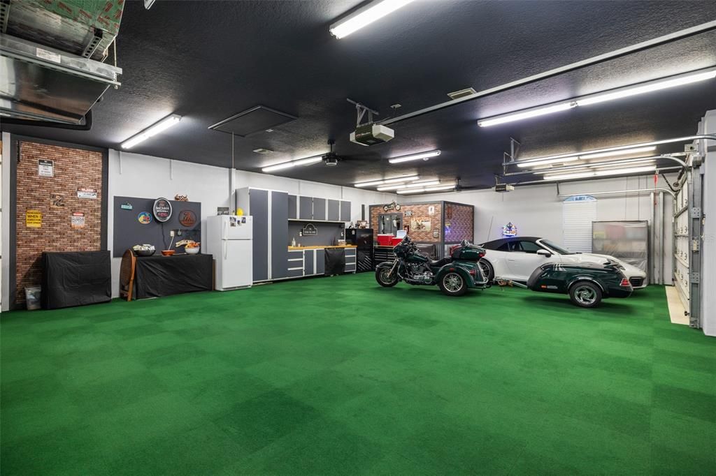 Oversized 4-car garage with AC