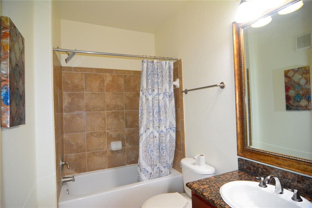 For Sale: $237,000 (3 beds, 3 baths, 1217 Square Feet)