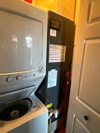 WASHER DRIER IN UNIT