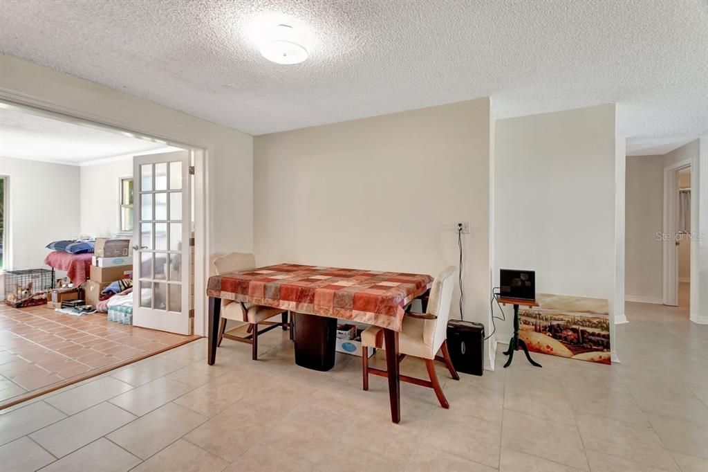 For Sale: $449,000 (2 beds, 2 baths, 1148 Square Feet)