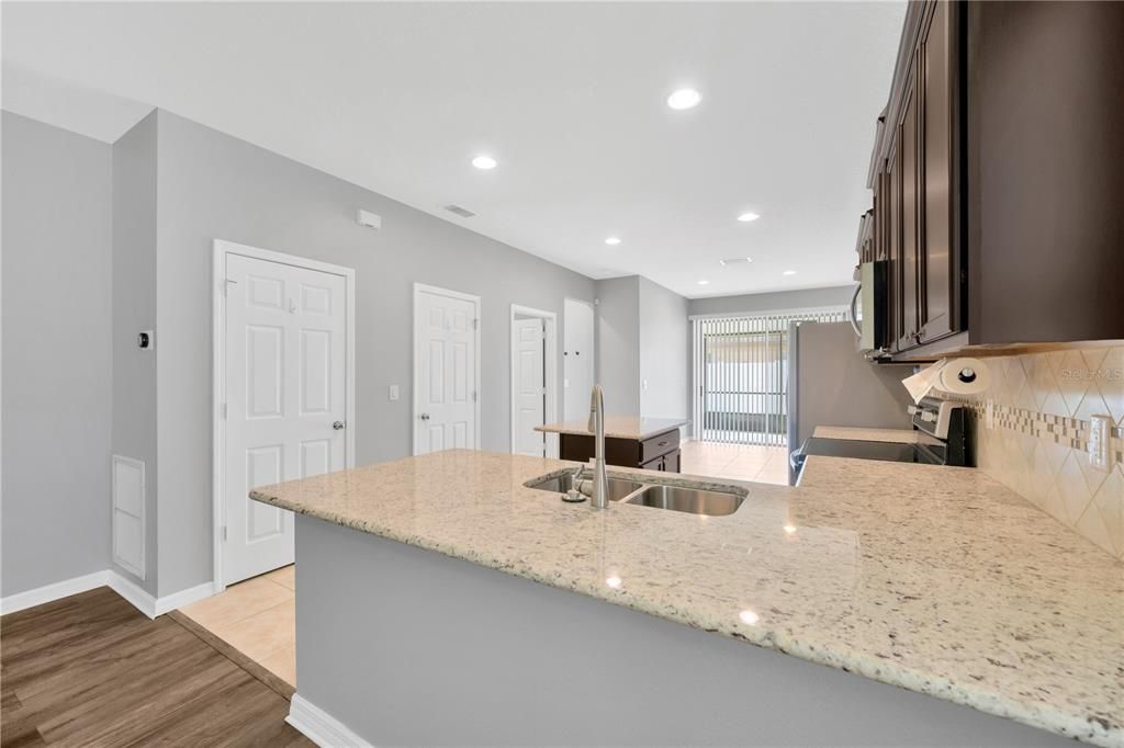 Active With Contract: $349,900 (3 beds, 2 baths, 1554 Square Feet)