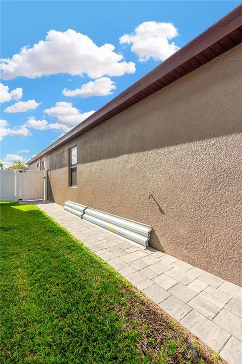 Active With Contract: $349,900 (3 beds, 2 baths, 1554 Square Feet)