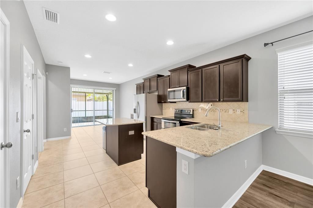 Active With Contract: $349,900 (3 beds, 2 baths, 1554 Square Feet)