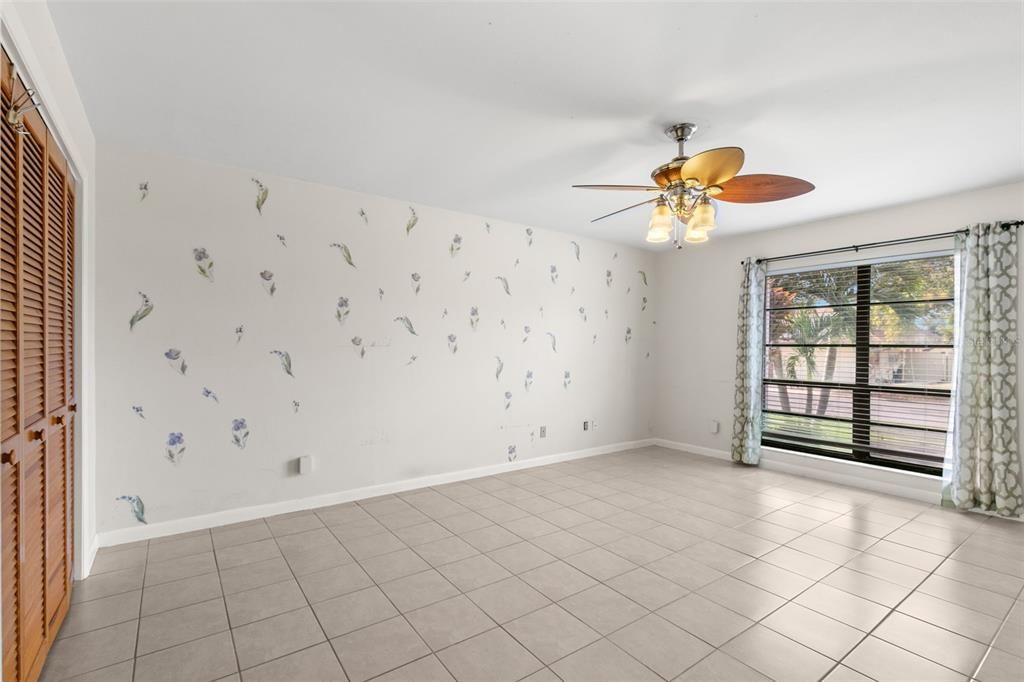 For Sale: $324,900 (2 beds, 2 baths, 1797 Square Feet)