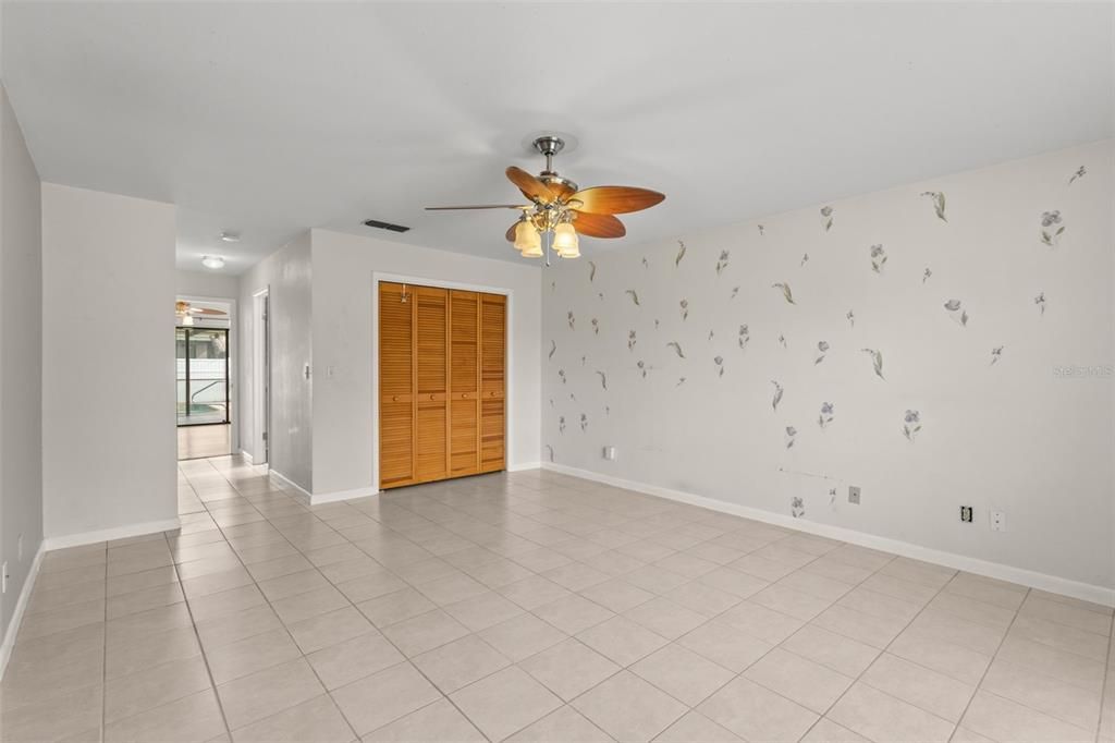 For Sale: $324,900 (2 beds, 2 baths, 1797 Square Feet)