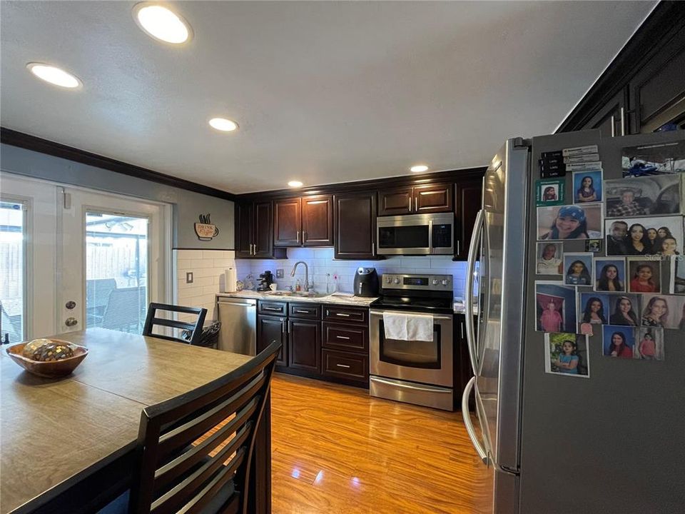 For Sale: $350,000 (3 beds, 1 baths, 1236 Square Feet)