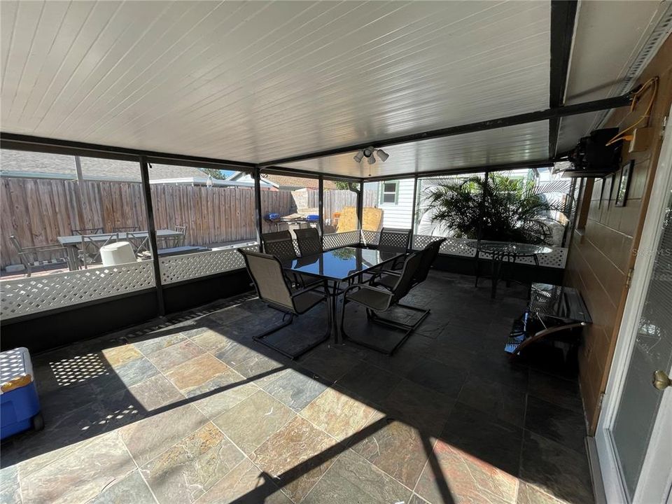 For Sale: $350,000 (3 beds, 1 baths, 1236 Square Feet)