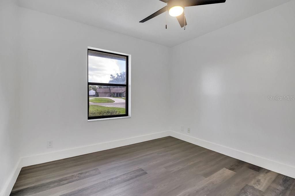 For Sale: $349,900 (3 beds, 2 baths, 1672 Square Feet)