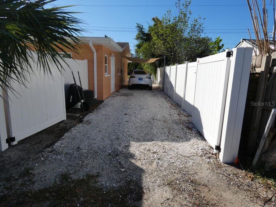 For Sale: $410,000 (3 beds, 2 baths, 1475 Square Feet)