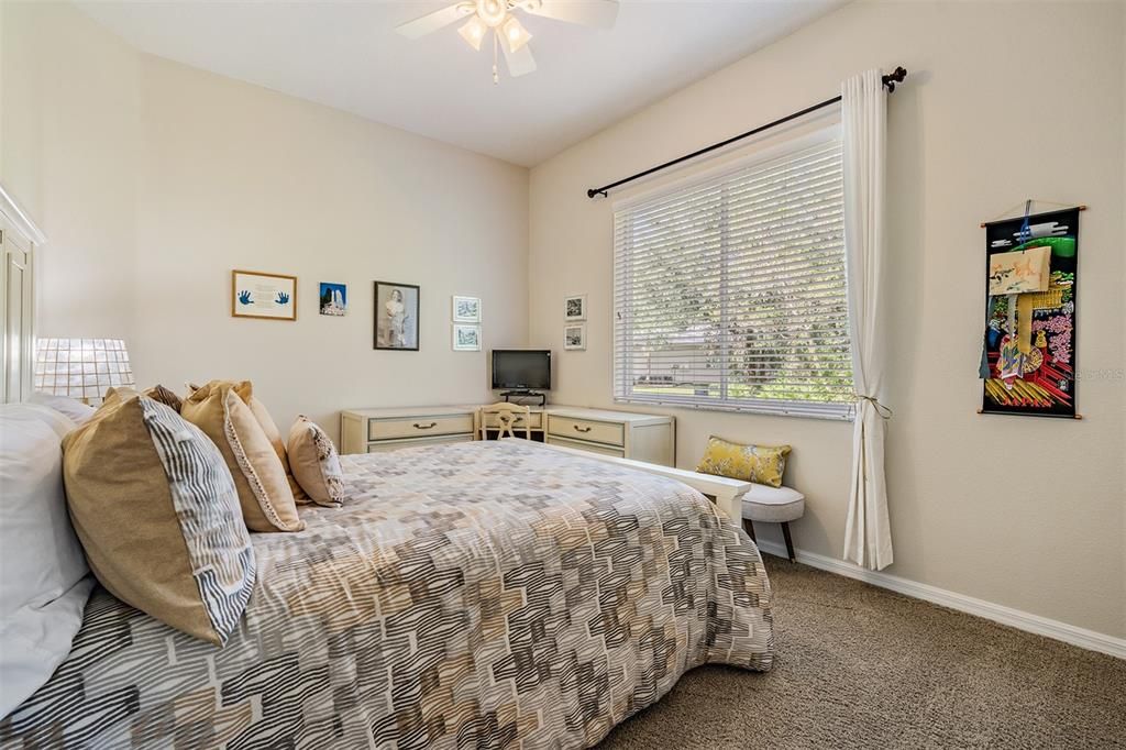 Guest Bedroom with Ceiling Fan/Light Fixture/Clicker