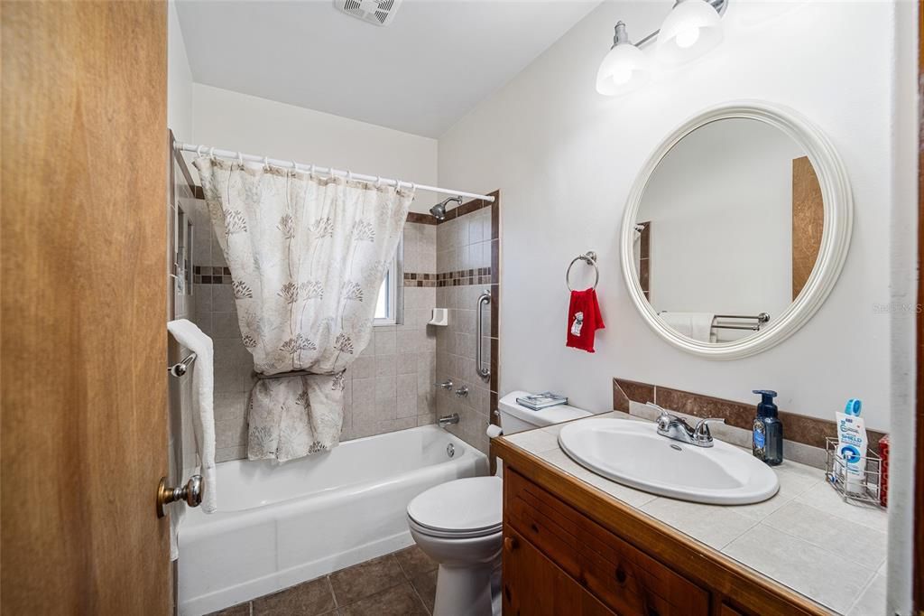 Bathroom 1 with Tub/Shower Combo