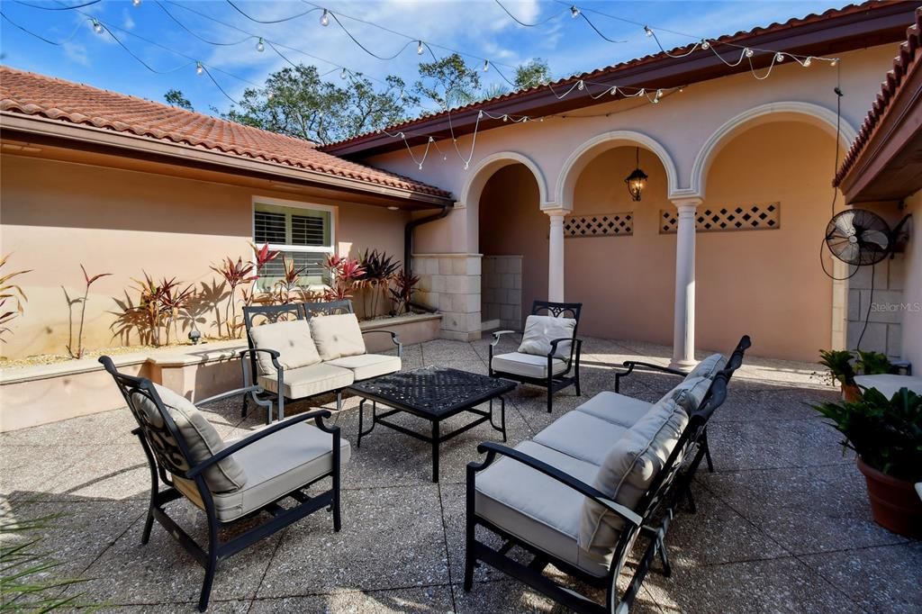 Active With Contract: $1,399,000 (3 beds, 2 baths, 2623 Square Feet)