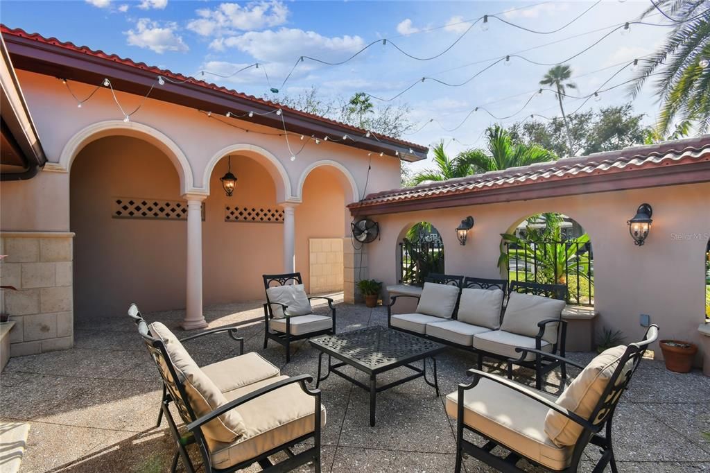 Active With Contract: $1,399,000 (3 beds, 2 baths, 2623 Square Feet)