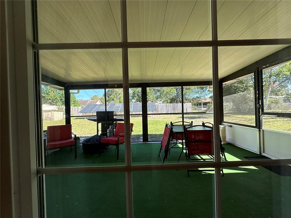 Dining Room to Lanai