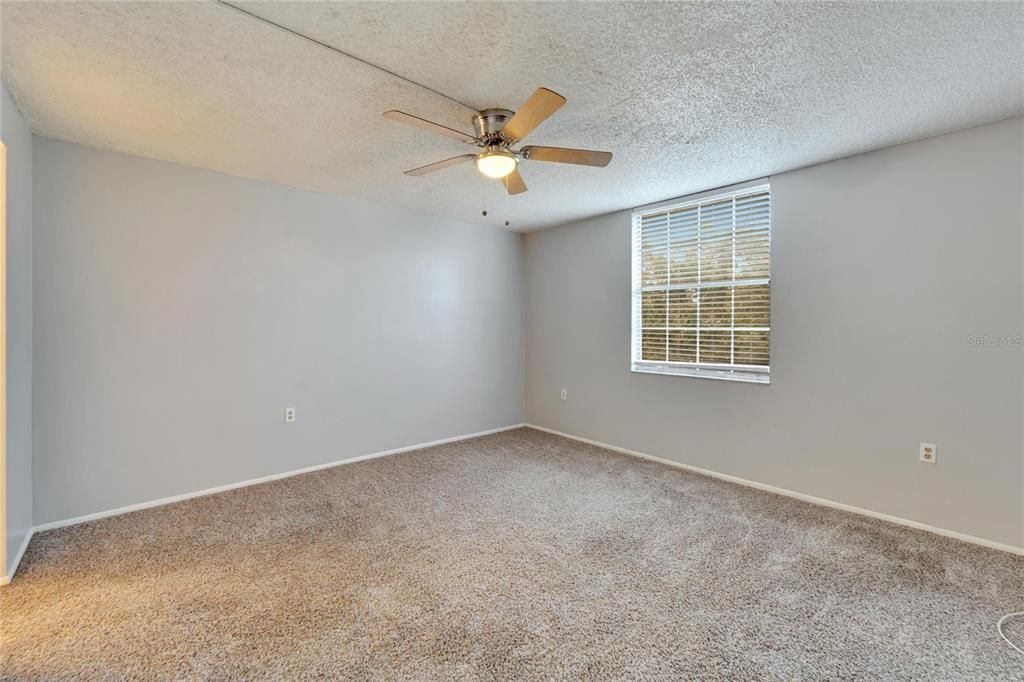 For Sale: $169,000 (2 beds, 1 baths, 1068 Square Feet)