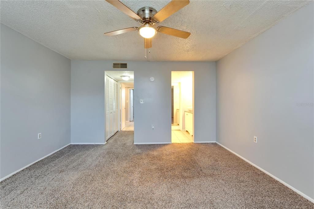 For Sale: $169,000 (2 beds, 1 baths, 1068 Square Feet)