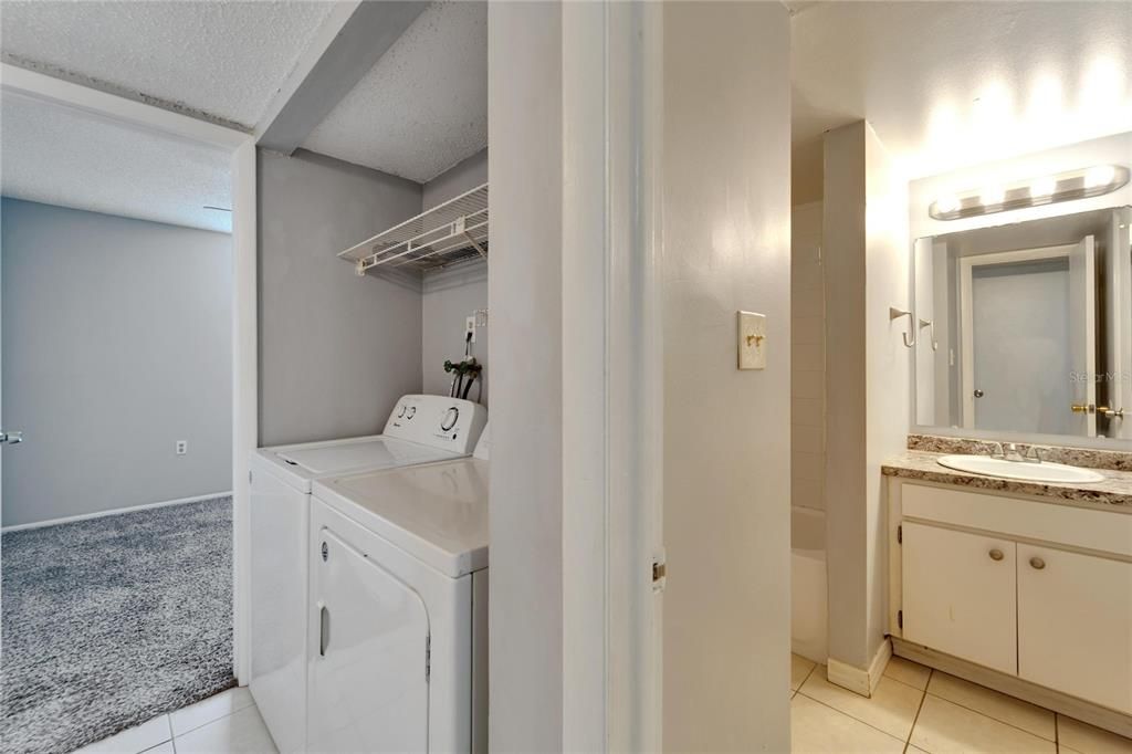 For Sale: $169,000 (2 beds, 1 baths, 1068 Square Feet)