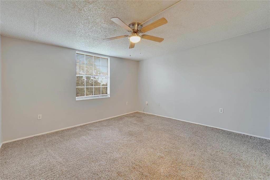 For Sale: $169,000 (2 beds, 1 baths, 1068 Square Feet)